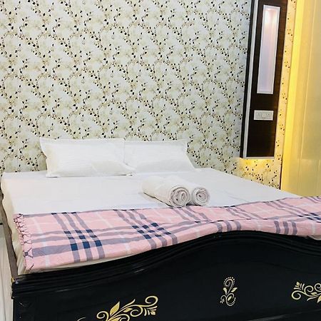 Mandir Saket Bhawan Hotel Ayodhya Екстериор снимка