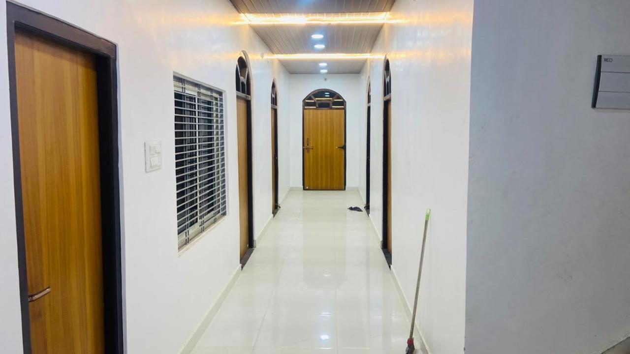Mandir Saket Bhawan Hotel Ayodhya Екстериор снимка