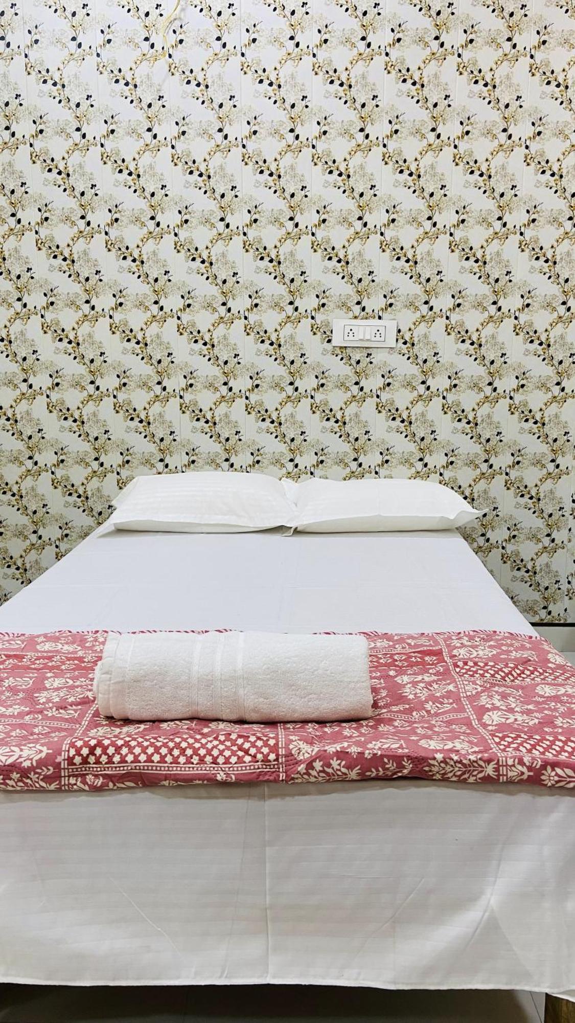 Mandir Saket Bhawan Hotel Ayodhya Екстериор снимка