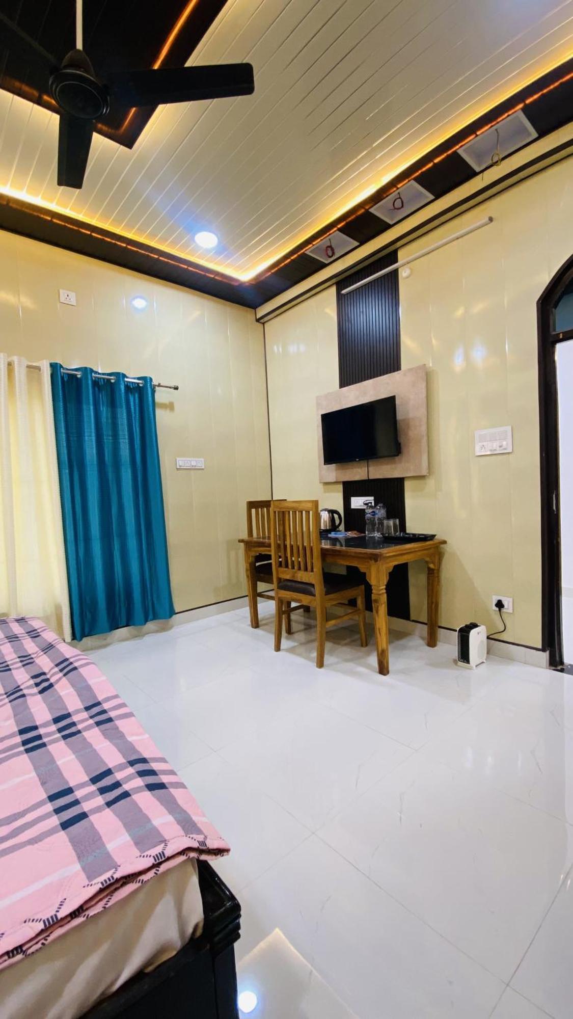Mandir Saket Bhawan Hotel Ayodhya Екстериор снимка