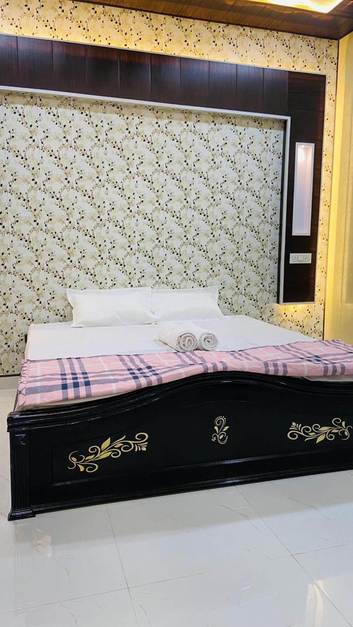 Mandir Saket Bhawan Hotel Ayodhya Екстериор снимка