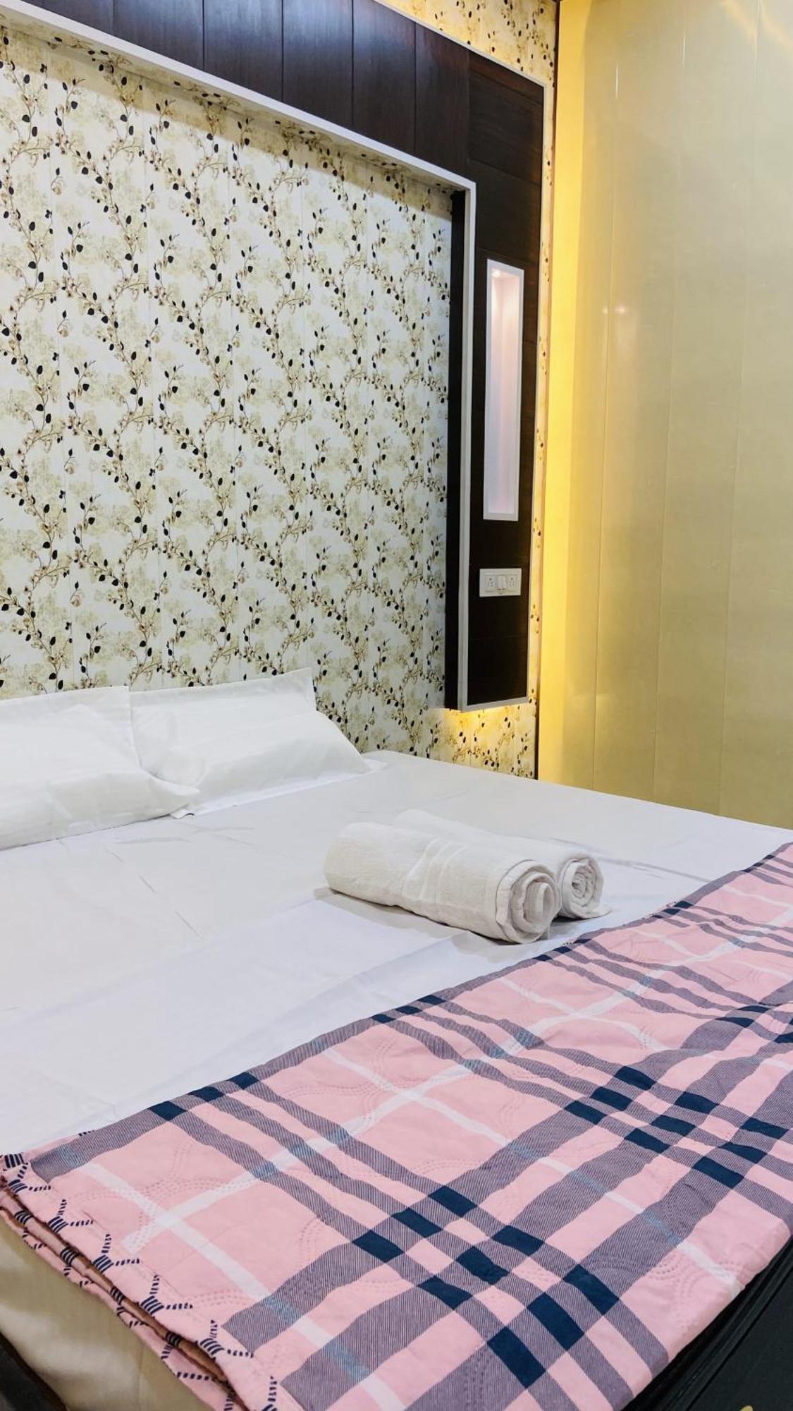 Mandir Saket Bhawan Hotel Ayodhya Екстериор снимка