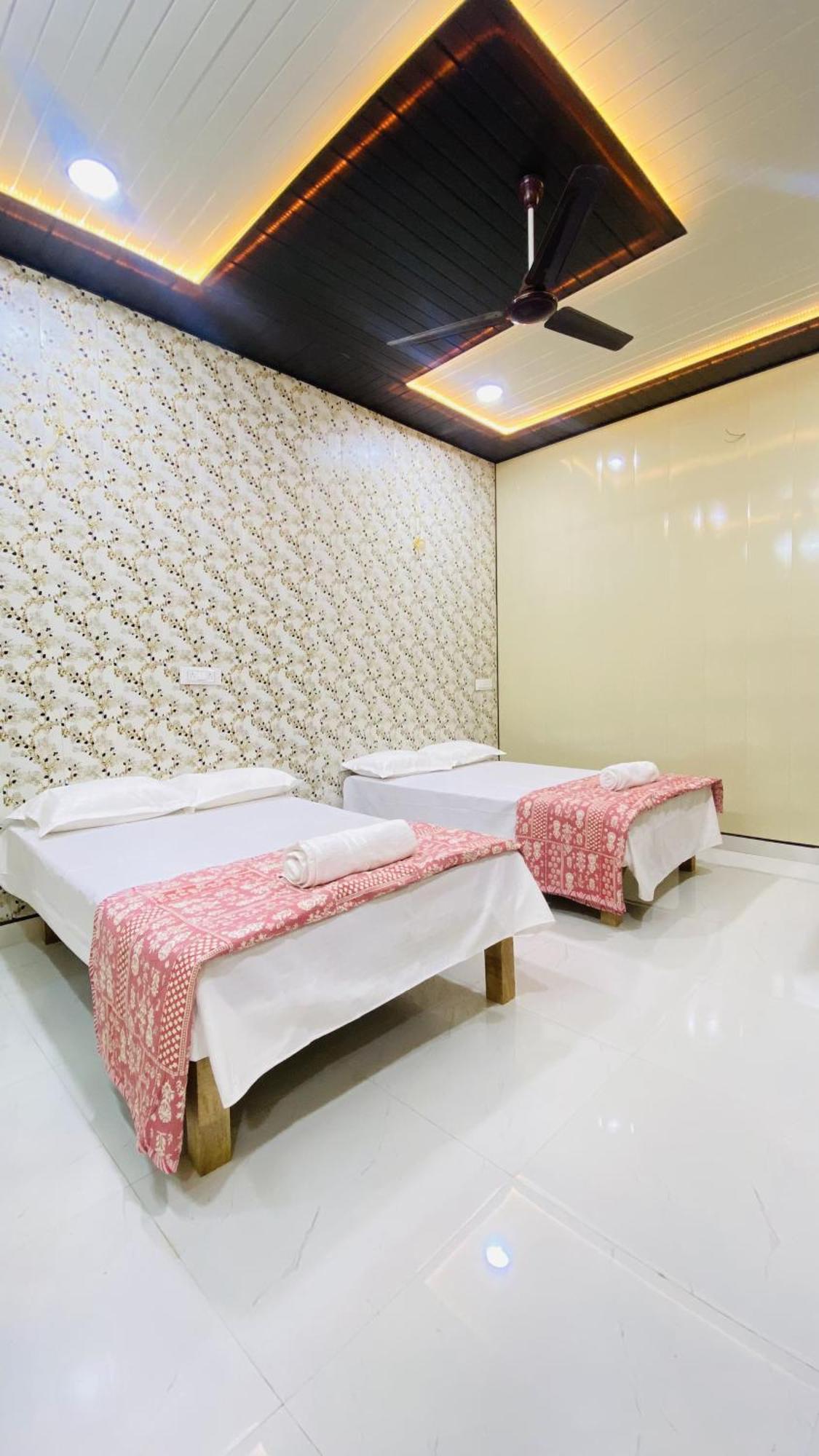 Mandir Saket Bhawan Hotel Ayodhya Екстериор снимка